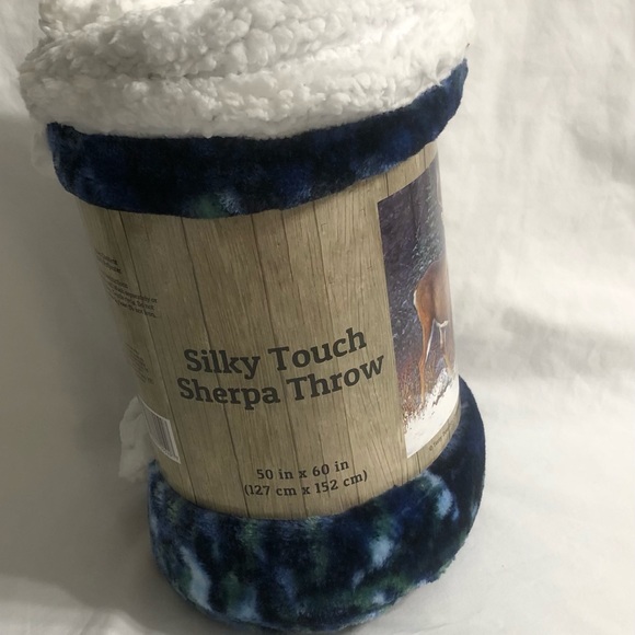 Silky double sherpa throw brown. Size 50in x 60in - Picture 5 of 5